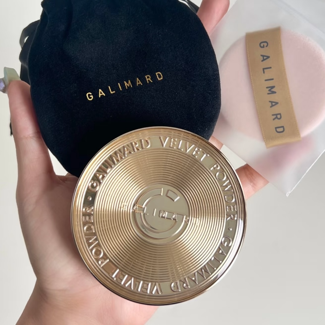 臻采丝绒遮瑕细腻的粉饼9g