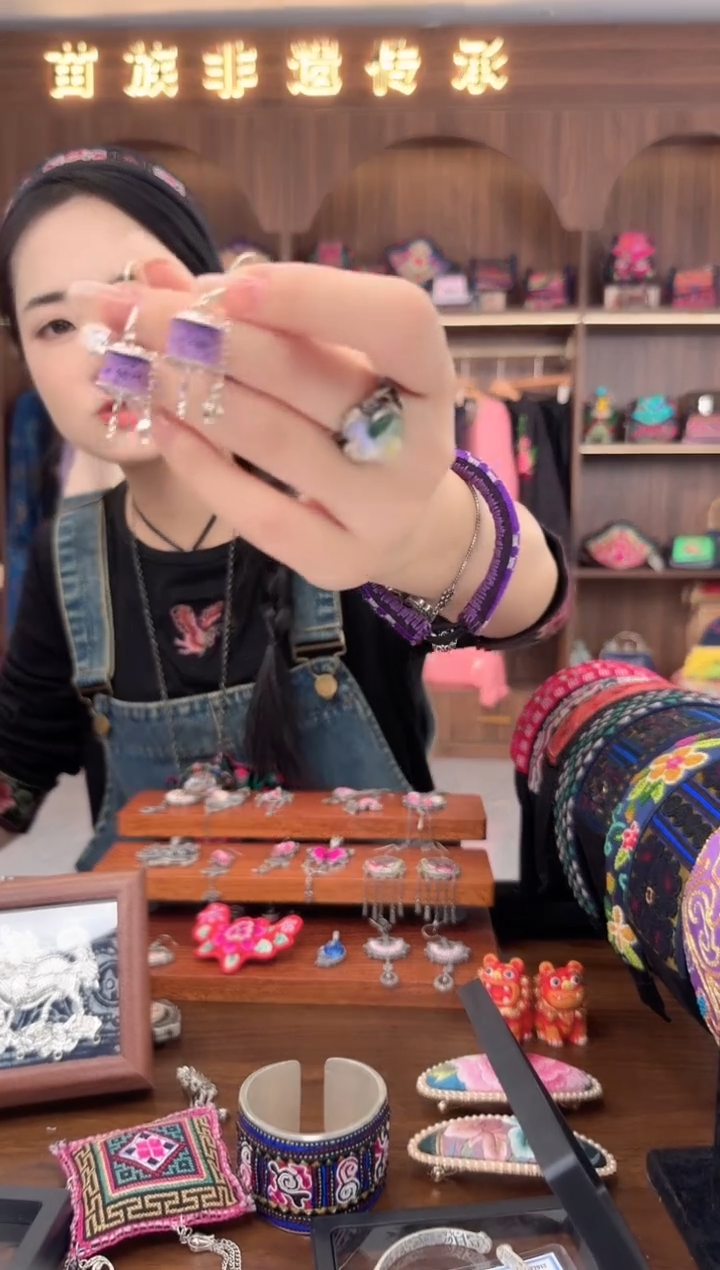 刺绣扶光苗绣传承23