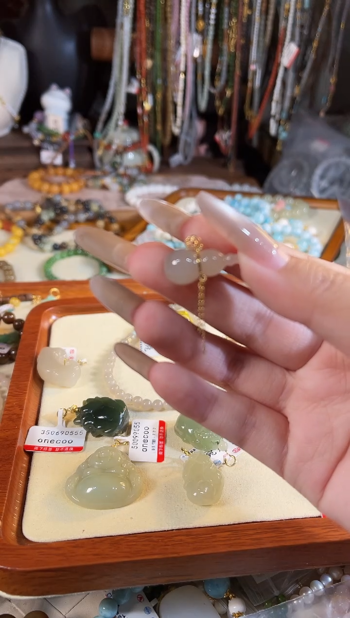 【闪购商品】和田玉吊坠(不含链)18K金镶嵌多样性发货其一