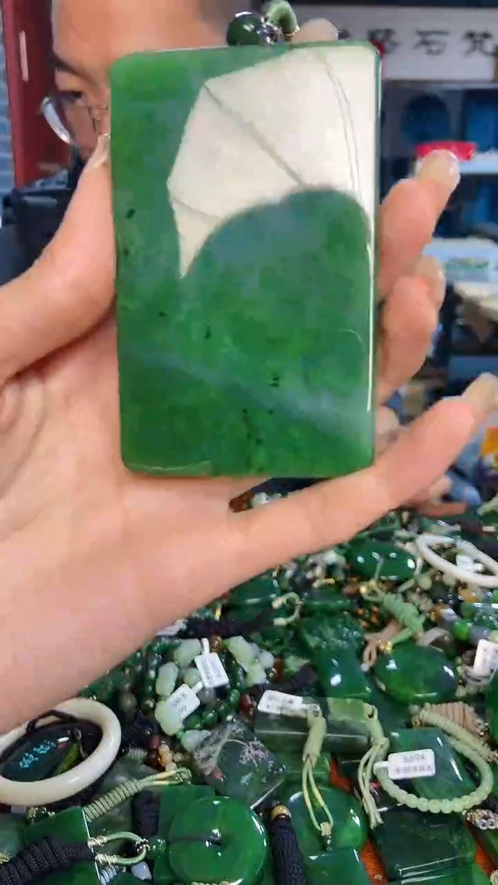 未镶嵌和田玉挂件1