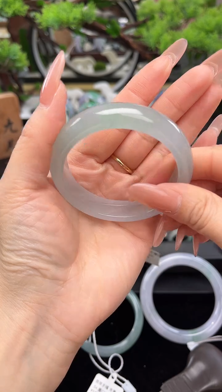 未镶嵌手镯翡翠手镯