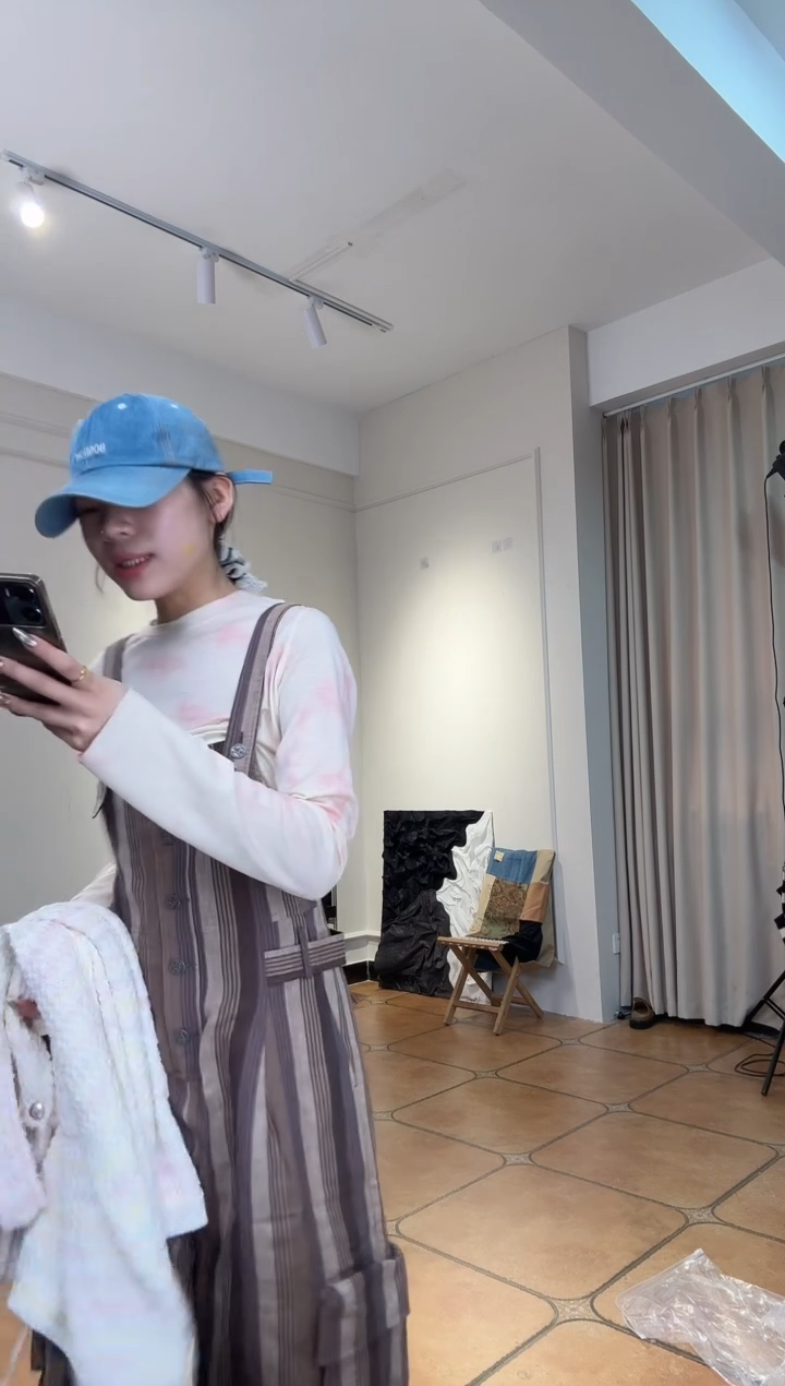 胖****?设计师品牌背心裙白色