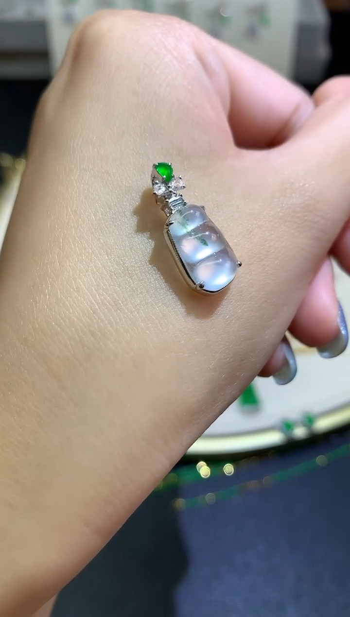 吊坠(不含链)18K金镶嵌翡翠吊坠A310|5980