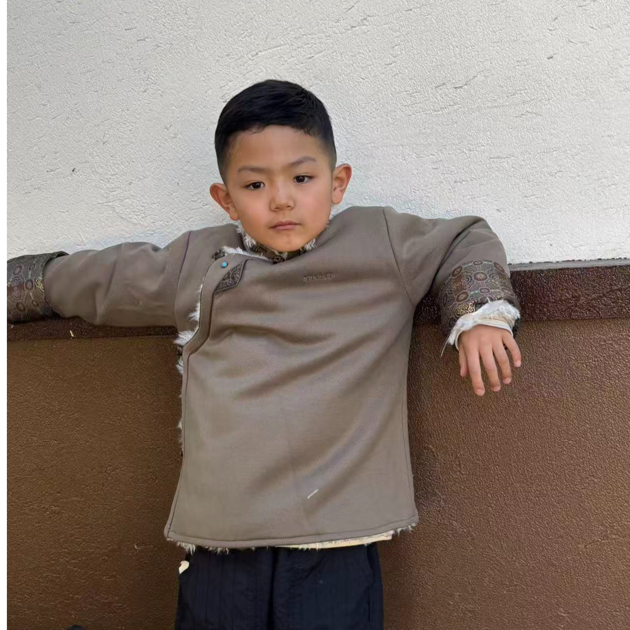厚款藏式花纹冬季外套男童