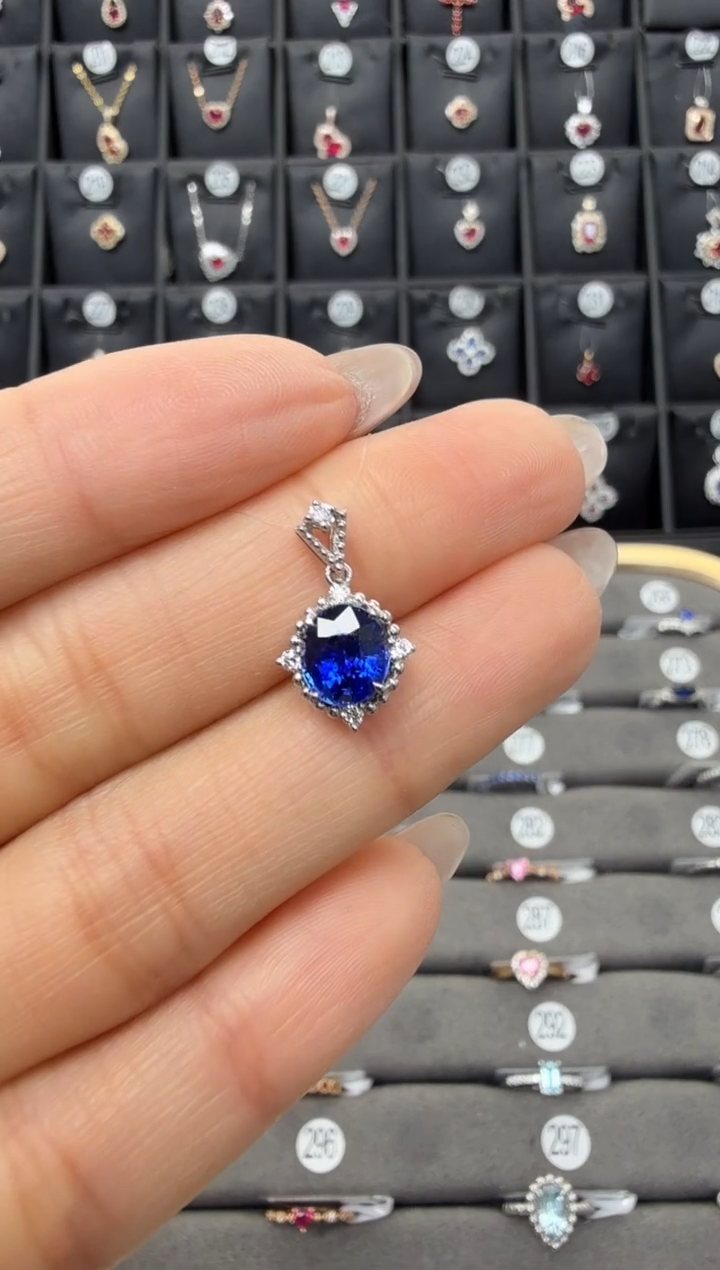 吊坠(不含链)蓝宝石18K金镶嵌1.32克拉