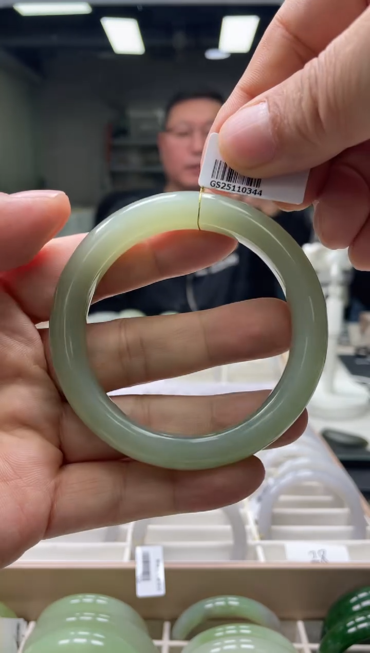 【闪购商品】和田玉手镯未镶嵌编码 0344圈口59-60