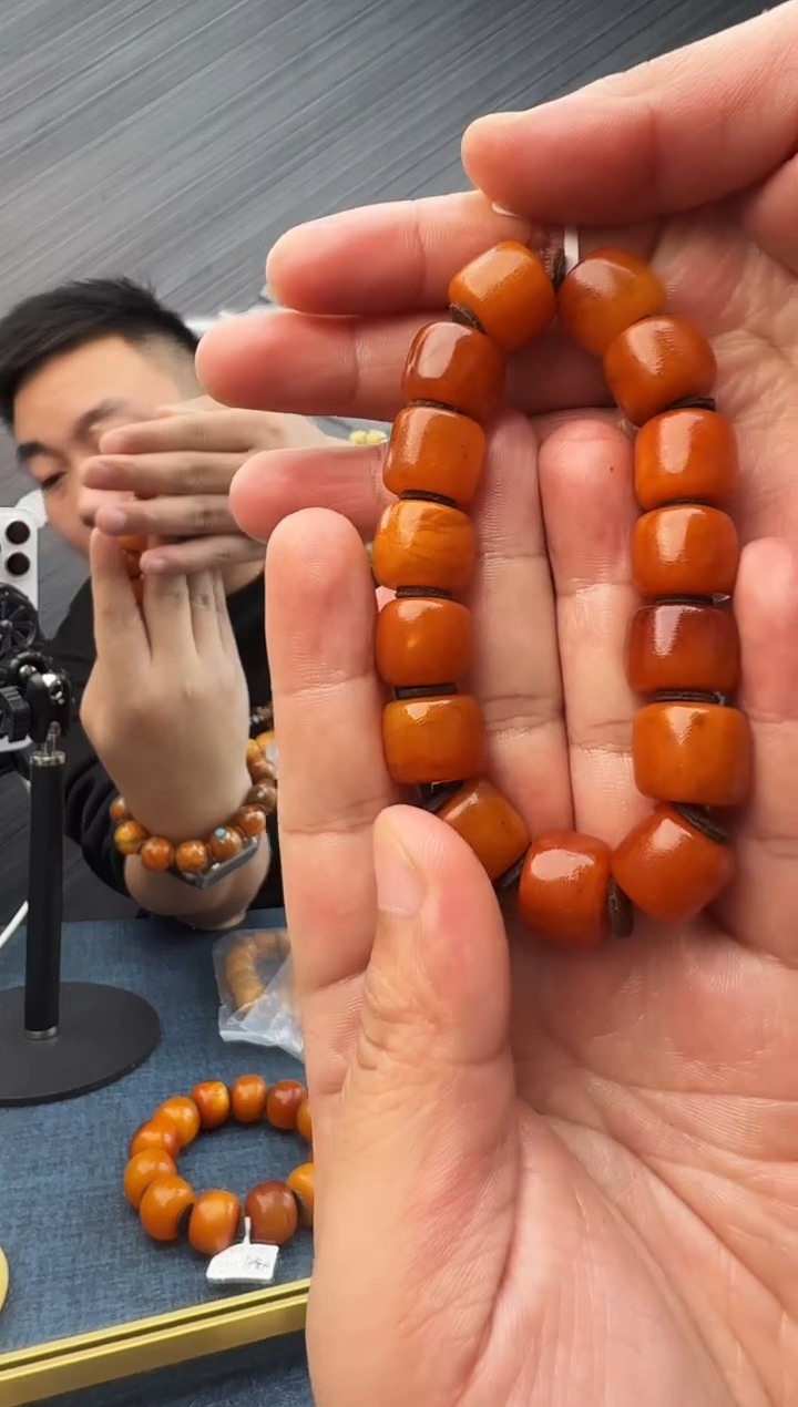 蜜蜡未镶嵌珠宝奇石假一罚十微瑕30，14多样性发其一