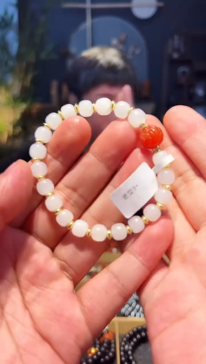 未镶嵌手链和田玉8+单圈