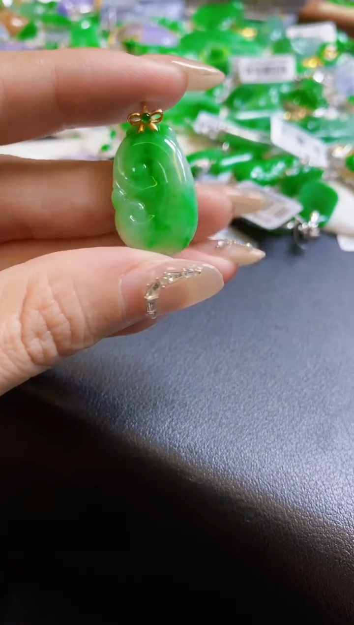 【闪购商品】翡翠颈饰18K金镶嵌如意