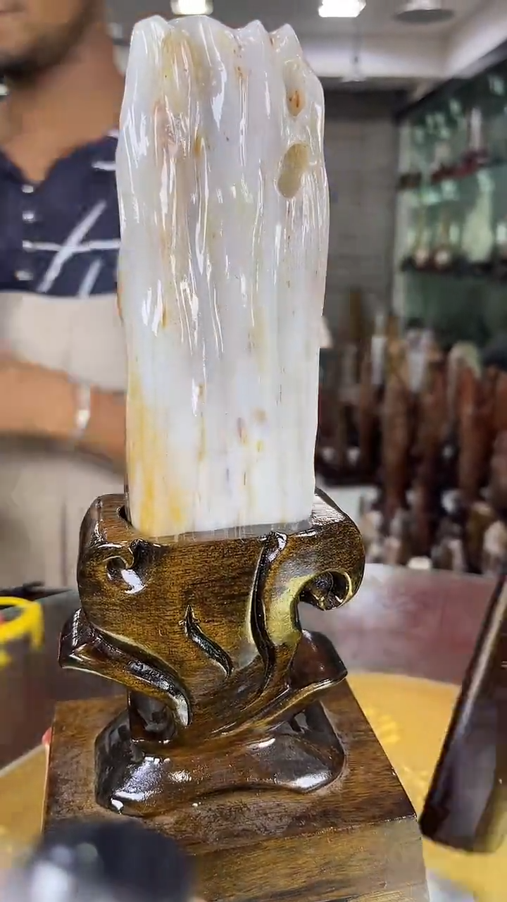 缅甸天然硅化玉摆件