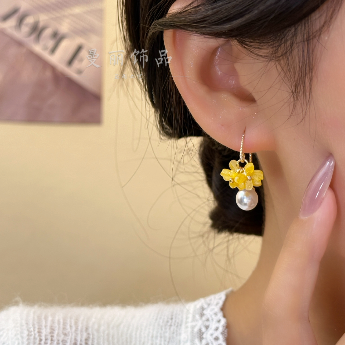 铜合金亚克力耳饰 少女感百搭春夏精致清新太阳花珠珠耳挂耳环