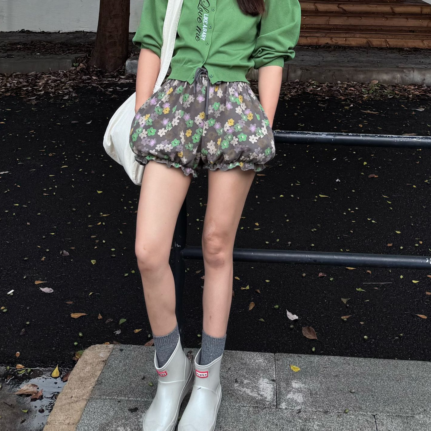 吉吉【清凉一夏】夏季休闲百搭撞色花苞卫衣料短裤#2922