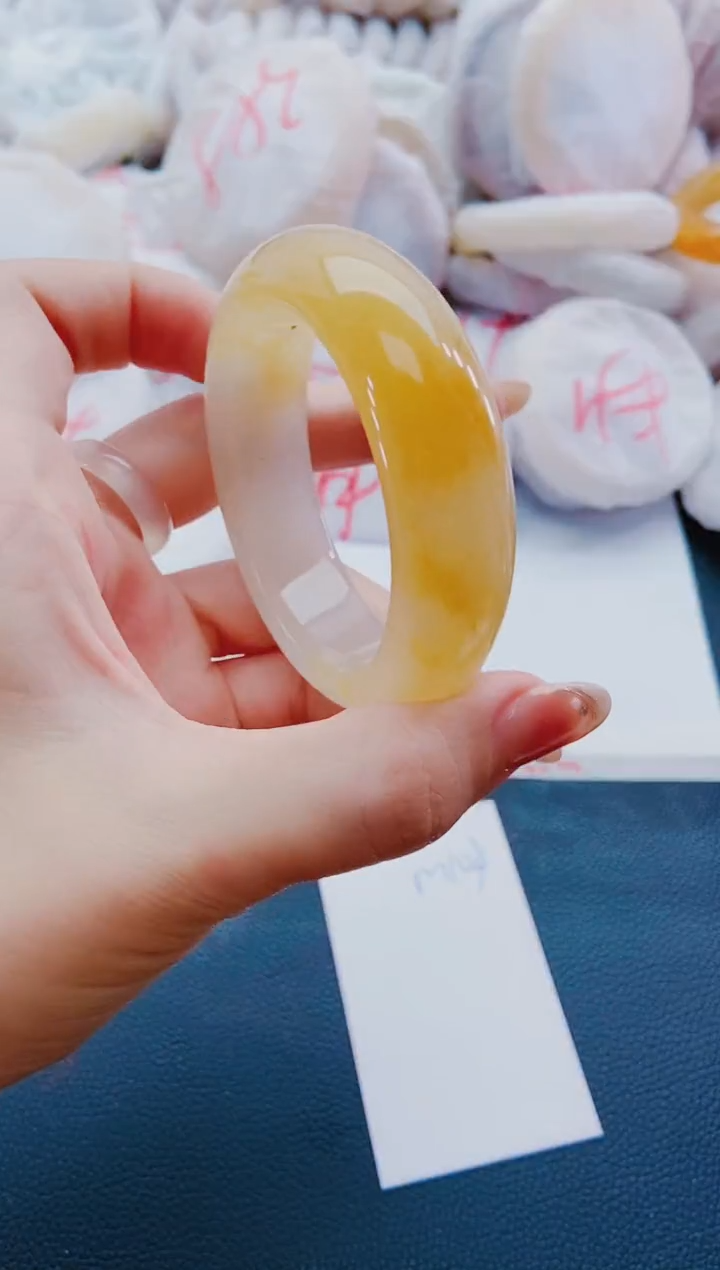 未镶嵌手镯石英质玉M104-52-53