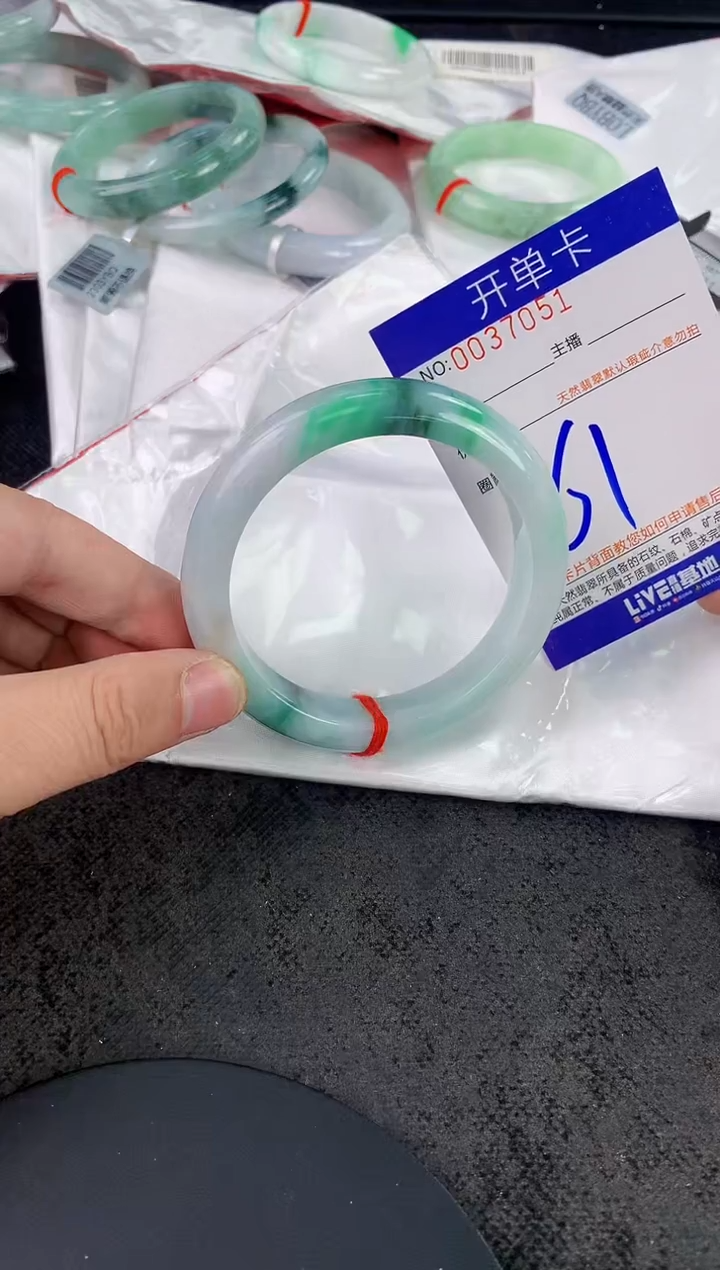 未镶嵌手镯翡翠AAAAAAAAAAAA