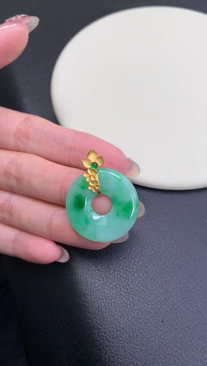 18K金镶嵌定制翡翠48小时鉴赏期 退货不扣服务费