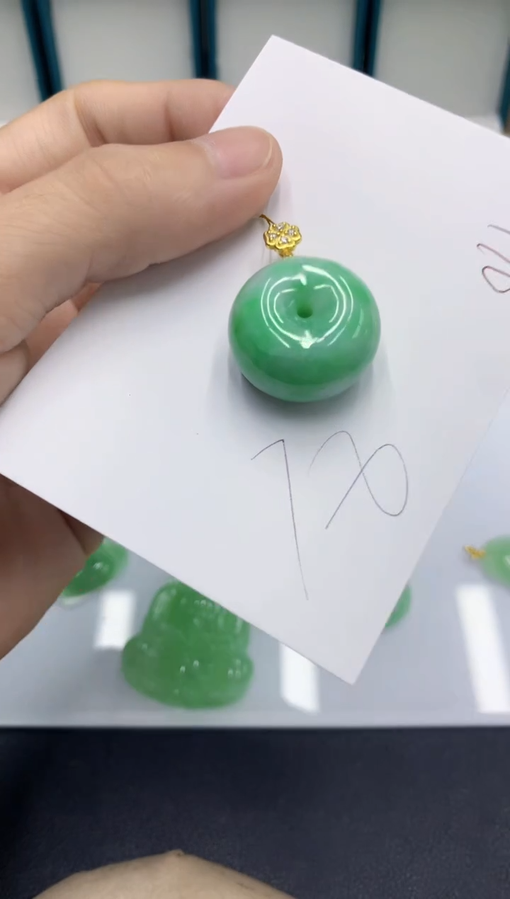 颈饰未镶嵌翡翠翡翠