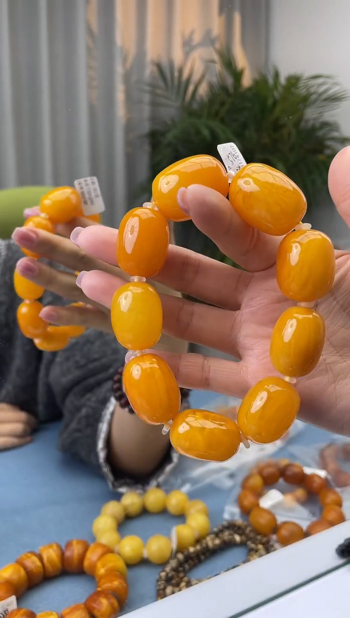 【闪购商品】蜜蜡珠宝奇石未镶嵌假一罚十，微瑕发一件065.