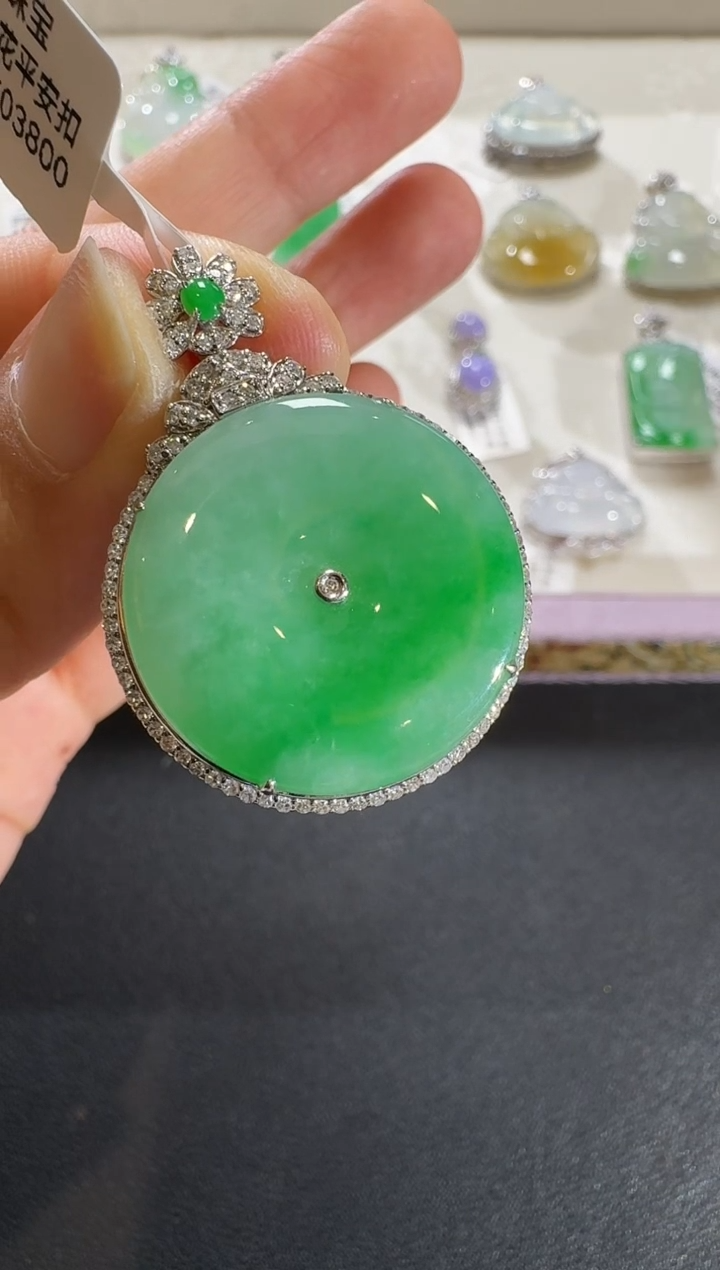 【闪购商品】翡翠吊坠(不含链)18K金镶嵌【源头工厂】钻石镶嵌