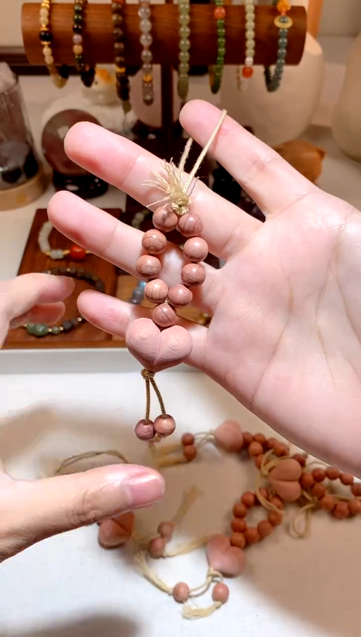 柏木（崖柏）其他血柏木屁桃手机挂 多样性发一