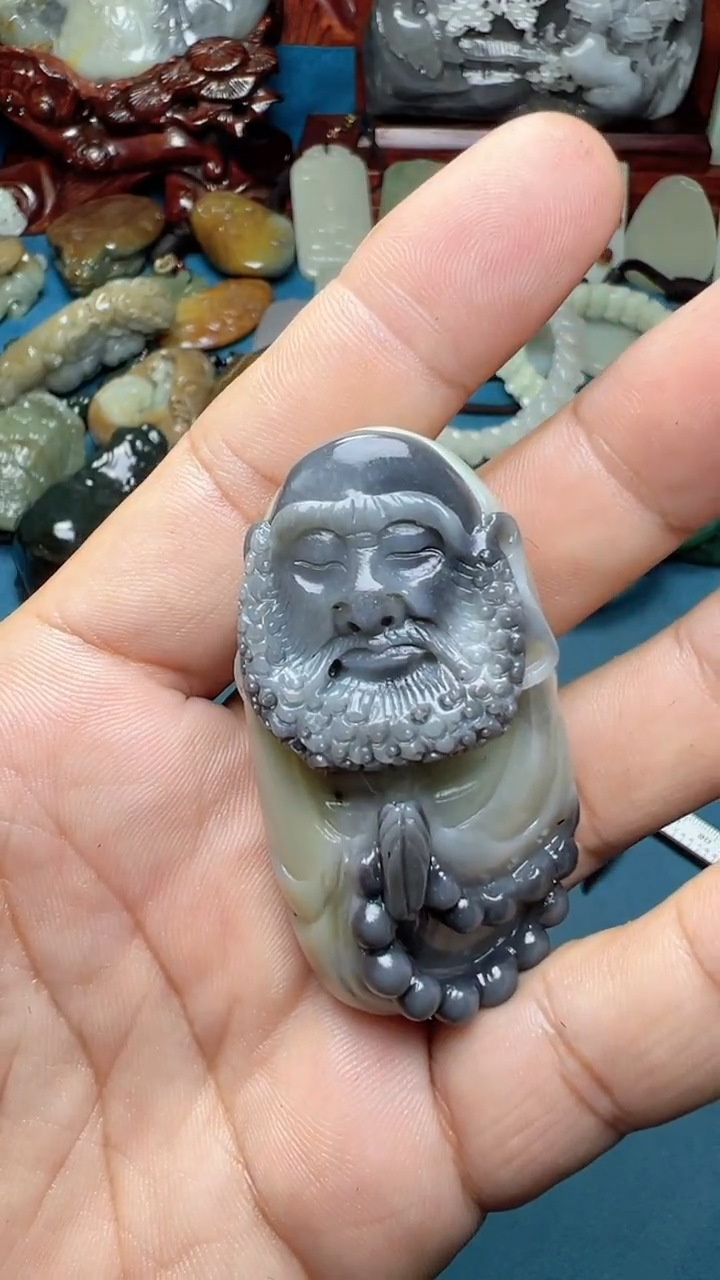 和田玉未镶嵌把件-