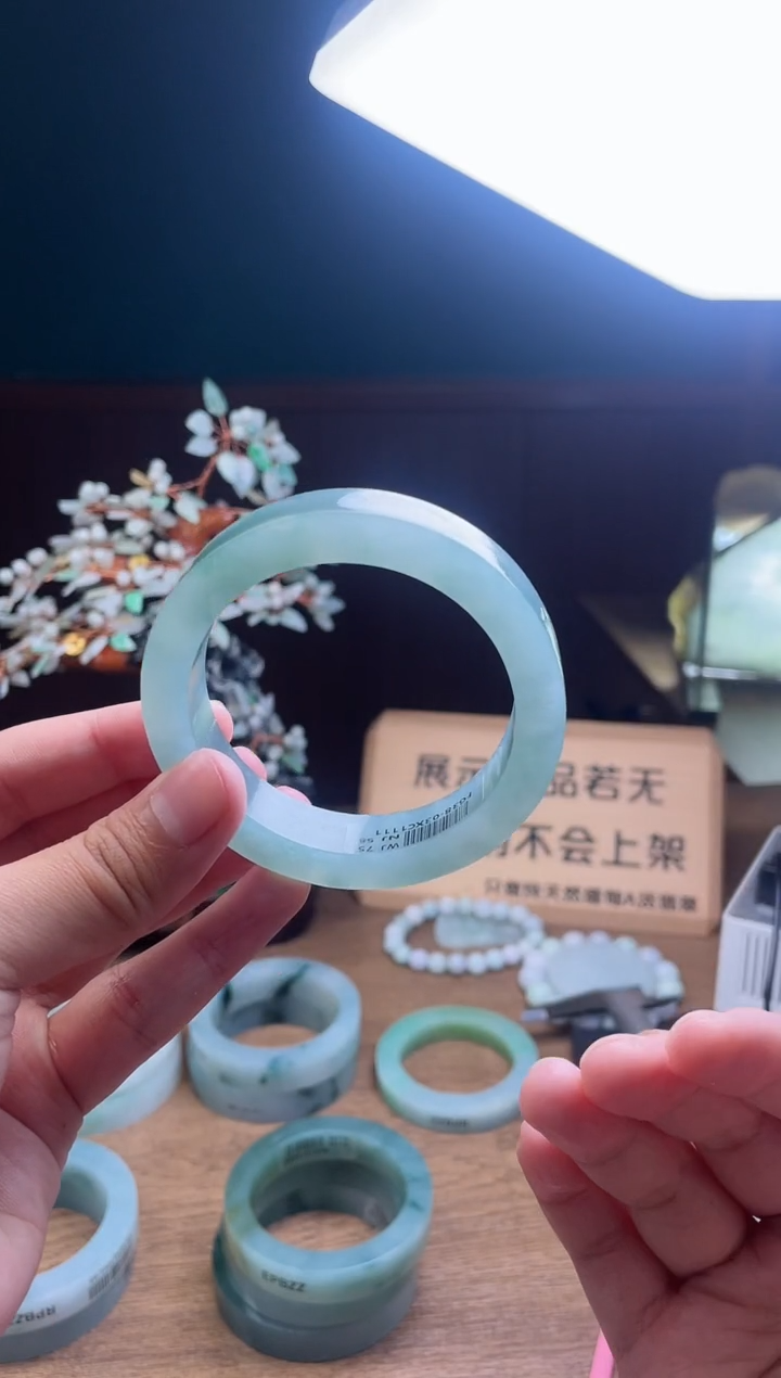 【闪购商品】定制翡翠手镯未镶嵌定制
