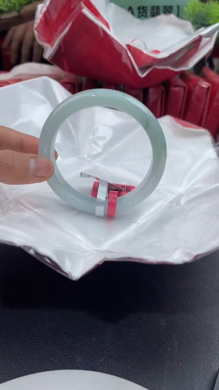 【闪购商品】翡翠手镯未镶嵌1翡翠手镯