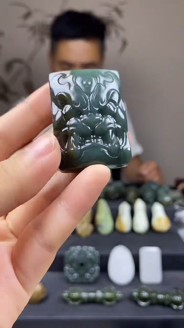 和田玉未镶嵌颈饰1