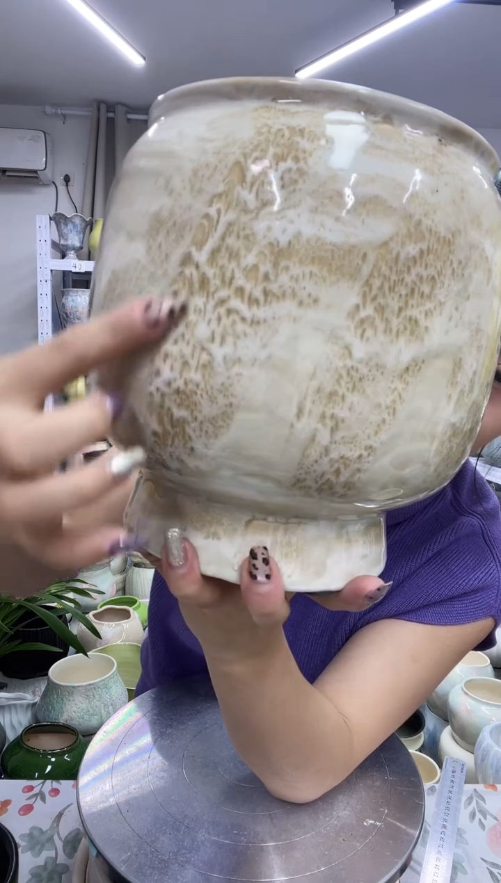 【12.4号】  花盆  高 ：20    口：15