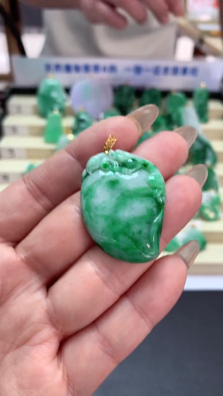 【闪购商品】翡翠吊坠(不含链)18K金镶嵌挂件