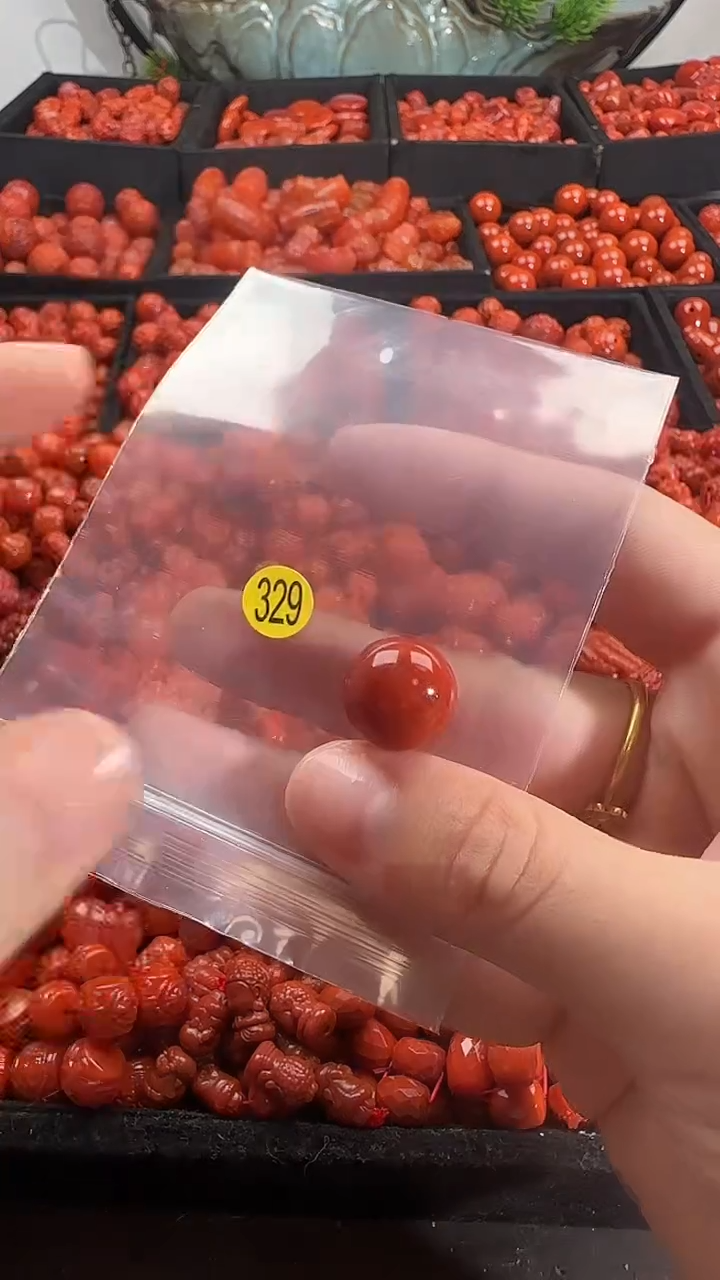 颈饰未镶嵌南红玛瑙1