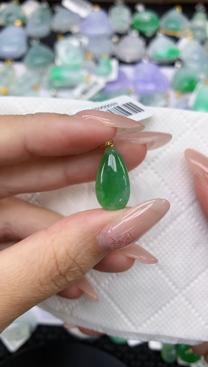 颈饰18K金镶嵌翡翠 1111111111