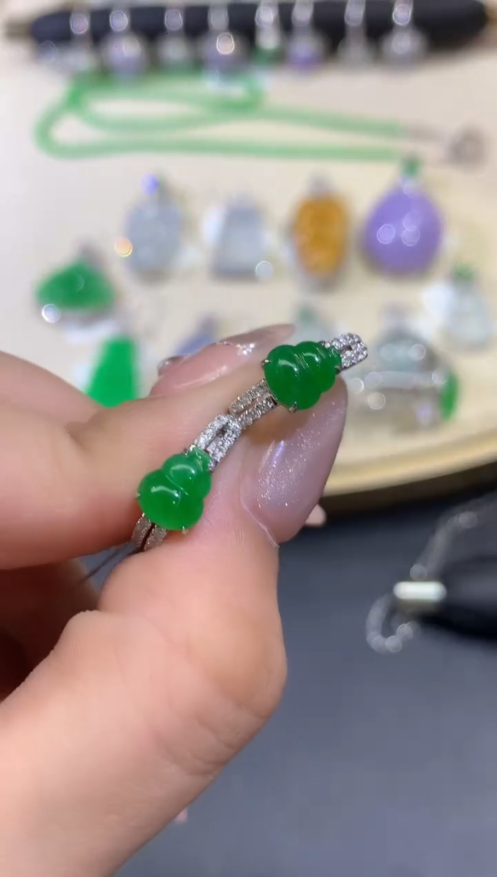 18K金镶嵌翡翠耳饰A442|8500