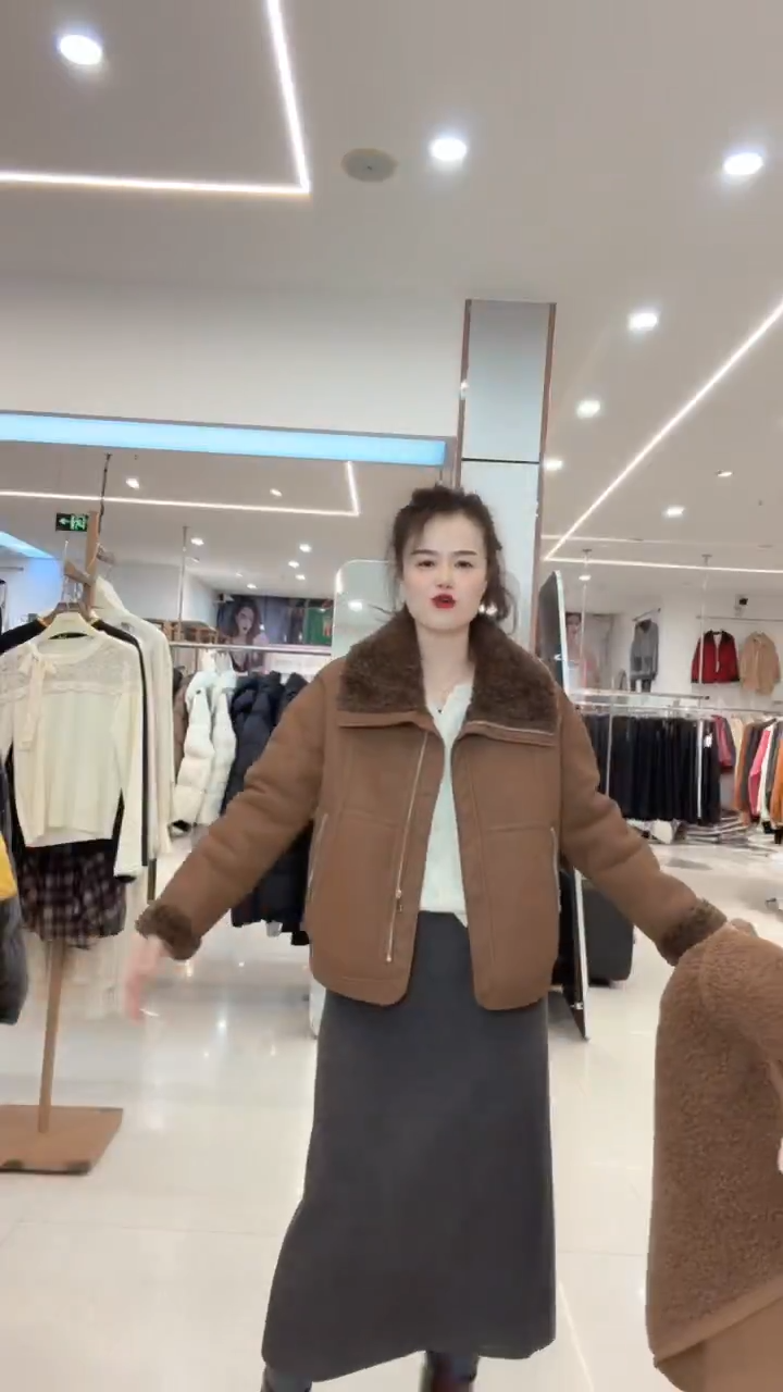 皮毛一体PU大牌外套