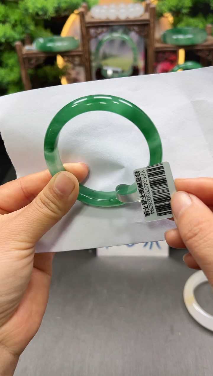 【闪购商品】石英质玉手镯未镶嵌+53+唐唐