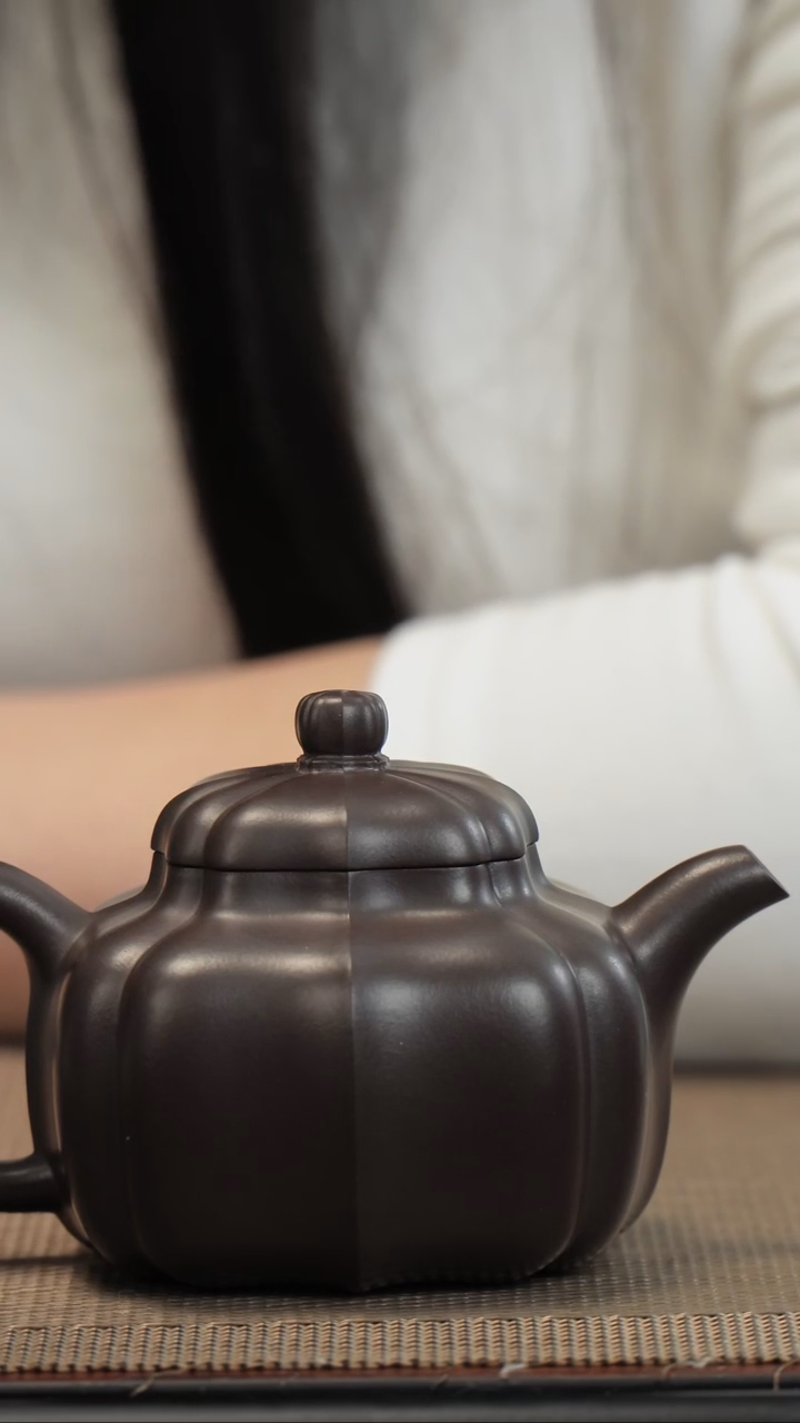 【闪购商品】紫砂茶壶茄皮老紫泥筋纹德钟