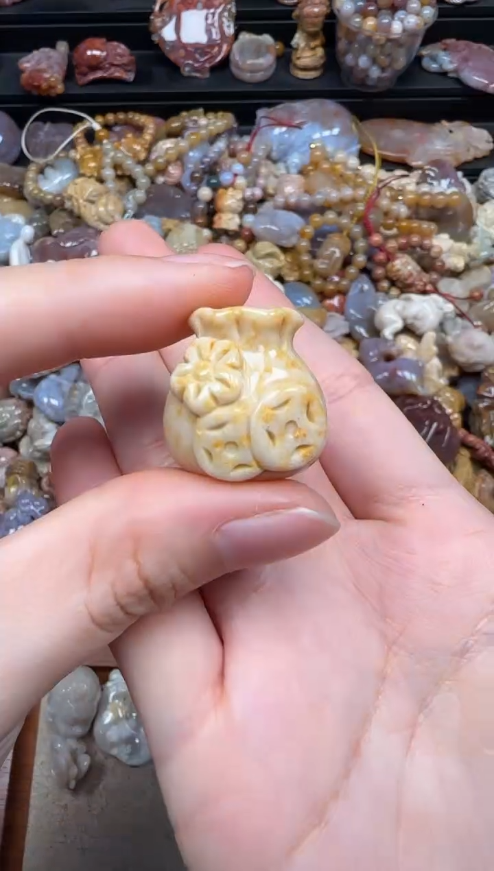 【闪购商品】硅化珊瑚（珊瑚玉）未镶嵌颈饰391