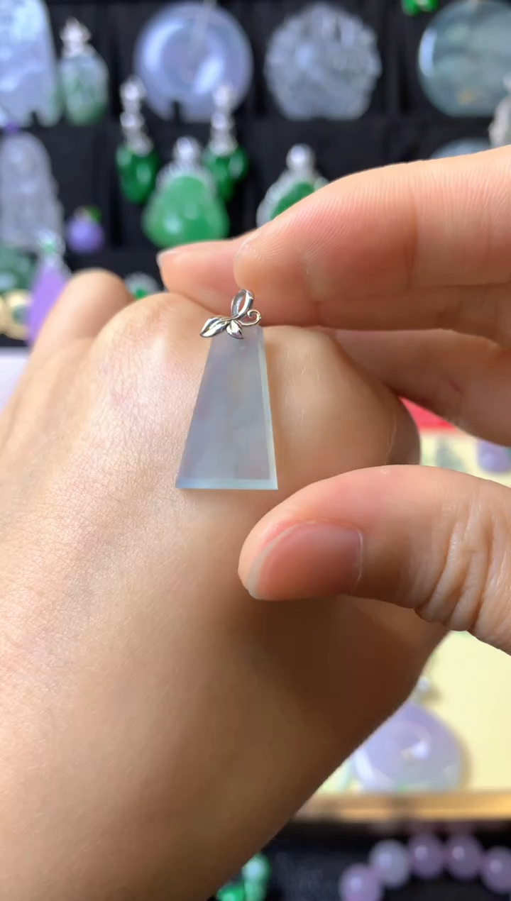 【闪购商品】翡翠颈饰18K金镶嵌成品吊坠