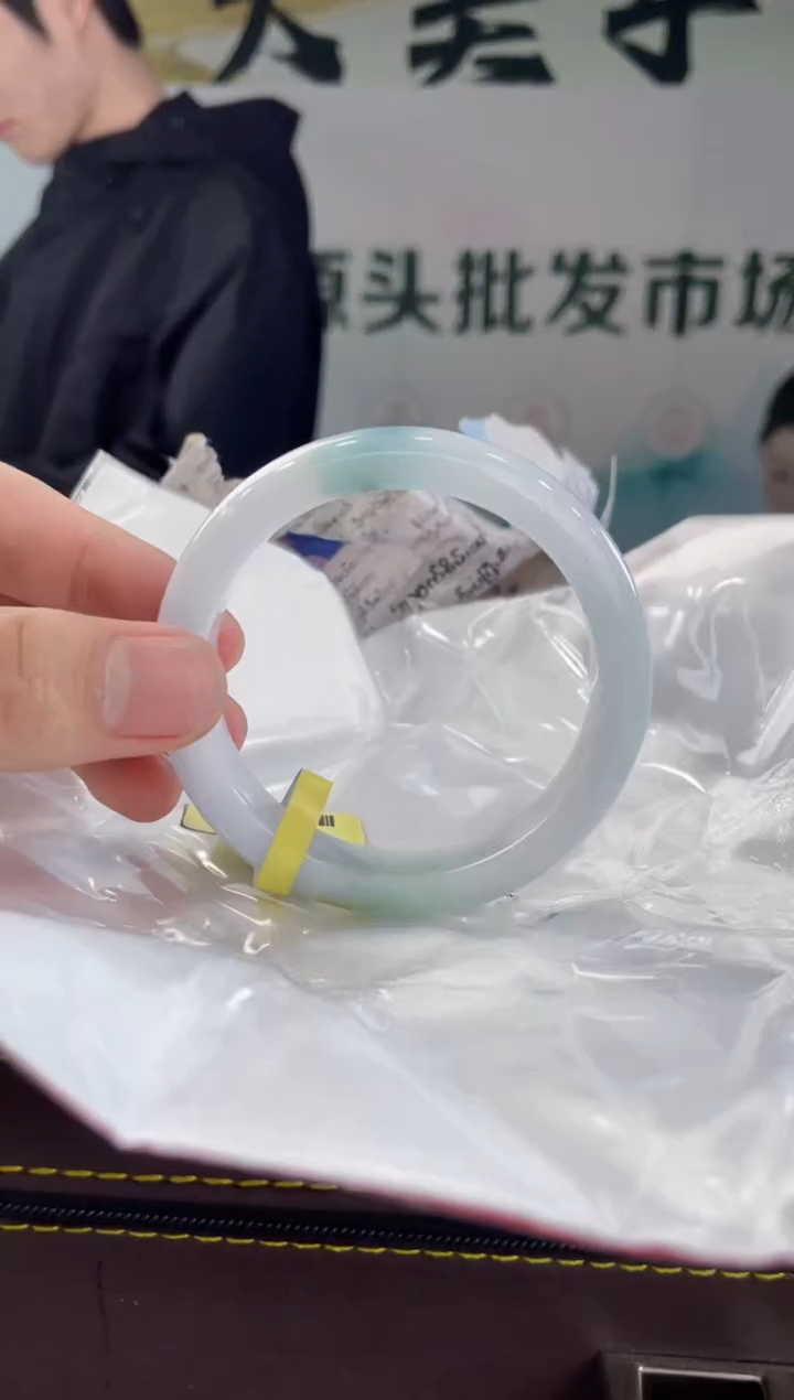 【闪购商品】翡翠手镯未镶嵌手镯