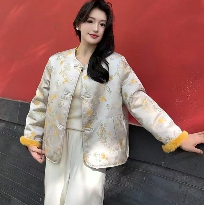 中国风清冷短款洋气百搭时尚加厚小众设计师小香风大衣小个子