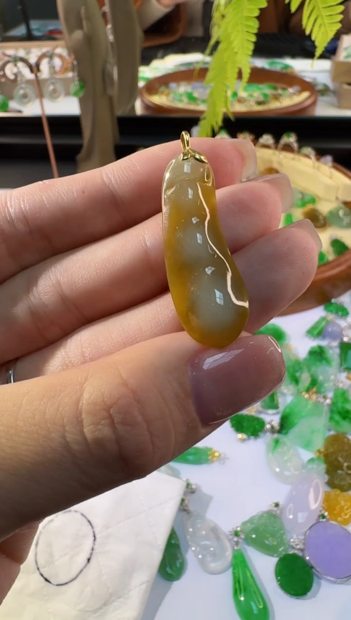 【闪购商品】翡翠颈饰18K金镶嵌缅甸A货翡翠吊坠