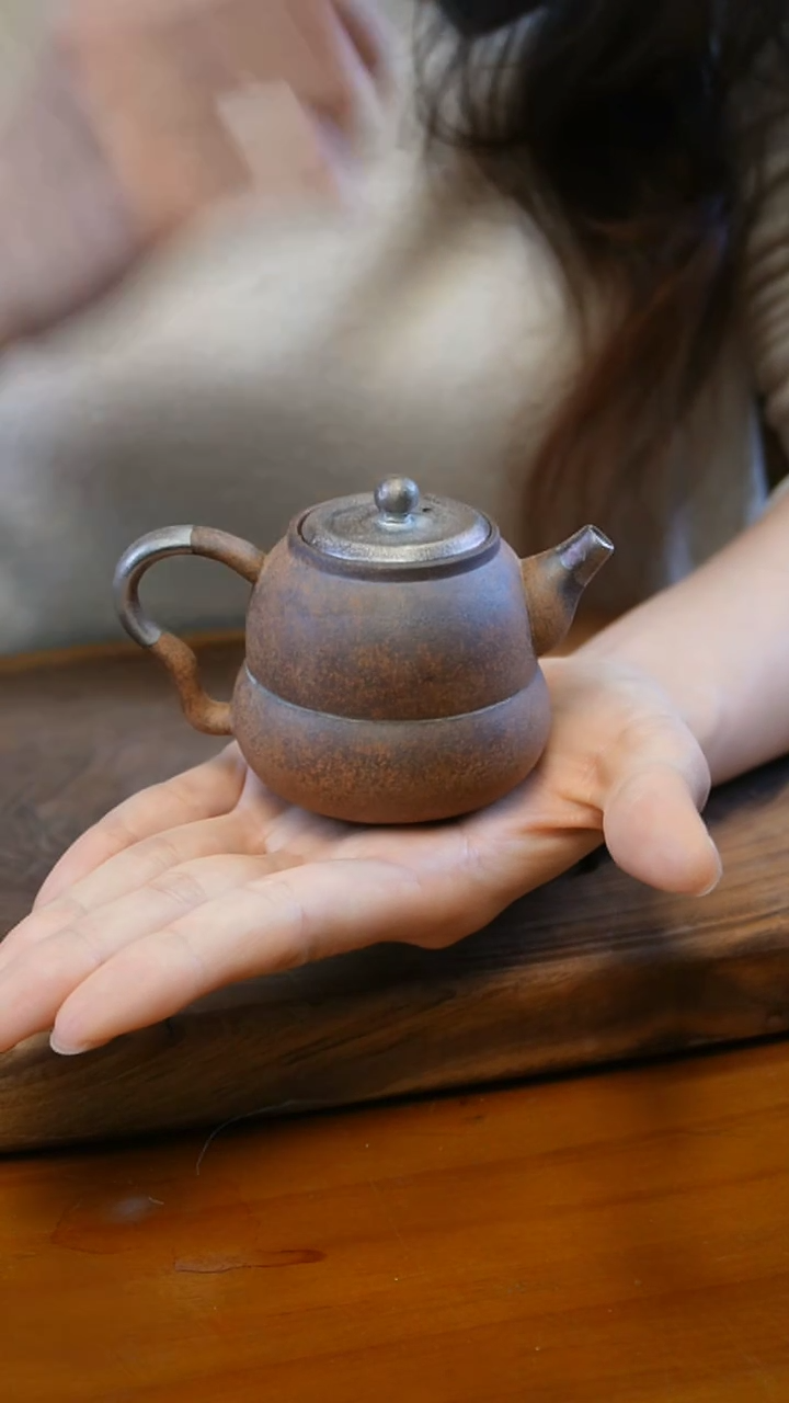 【闪购商品】C31鎏银葫芦磨砂感老岩泥茶壶