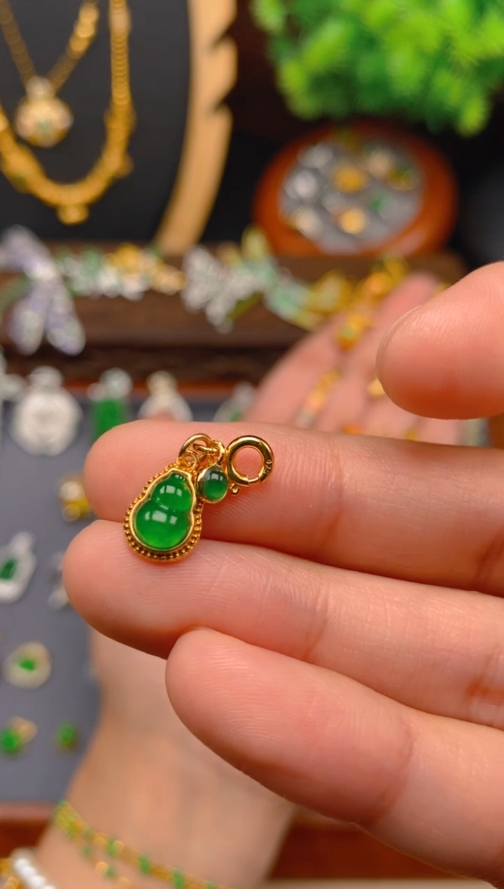 【闪购商品】翡翠吊坠(不含链)银S925镶嵌蛋面葫芦万能扣