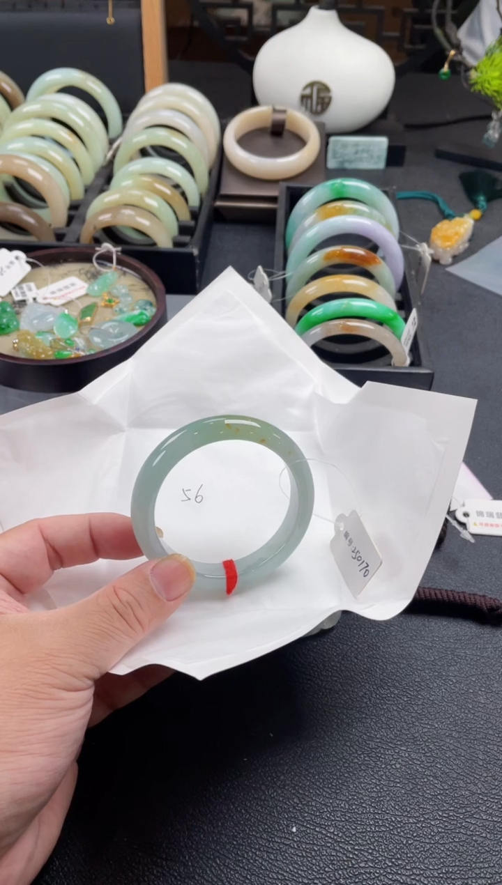 【闪购商品】翡翠手镯未镶嵌56正圈