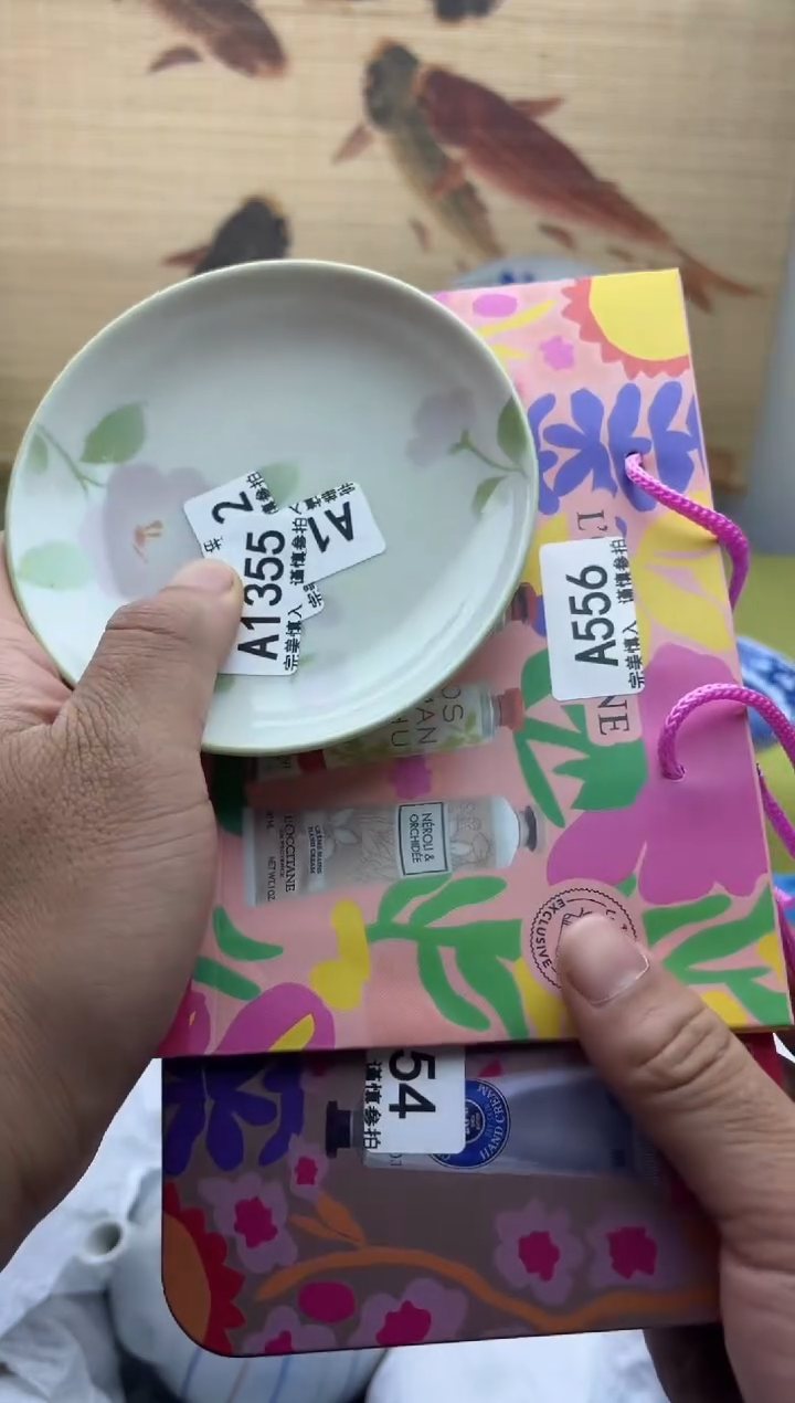 瓷片一****人1355            