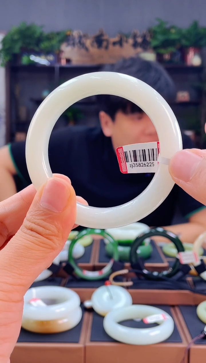 和田玉手镯未镶嵌玉**.53白玉38526225