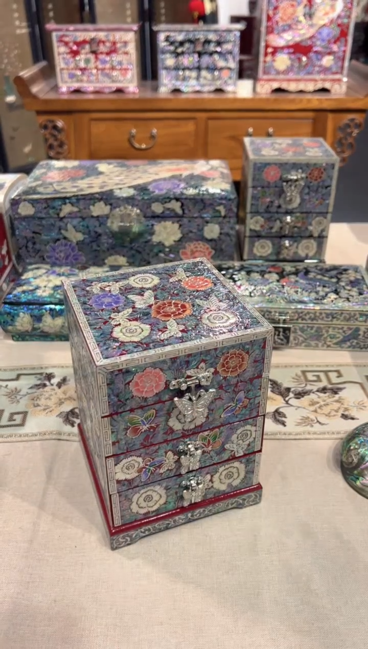 【闪购商品】白边红底·弘贝雅螺钿漆器文化馆