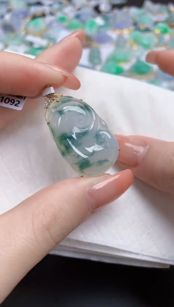 【闪购商品】翡翠颈饰18K金镶嵌天然缅甸翡翠A货