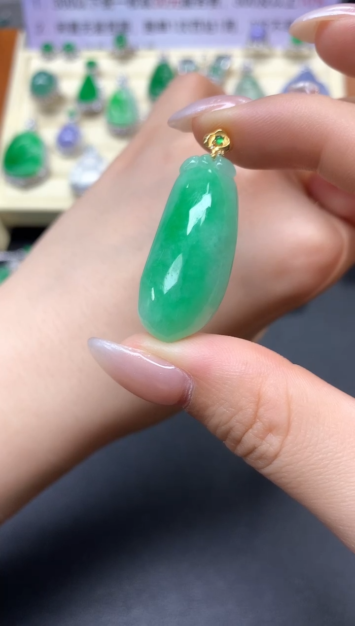 【闪购商品】翡翠吊坠(不含链)18K金镶嵌吊坠|2400+240