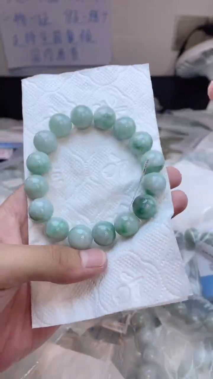 定制翡翠未镶嵌珠串