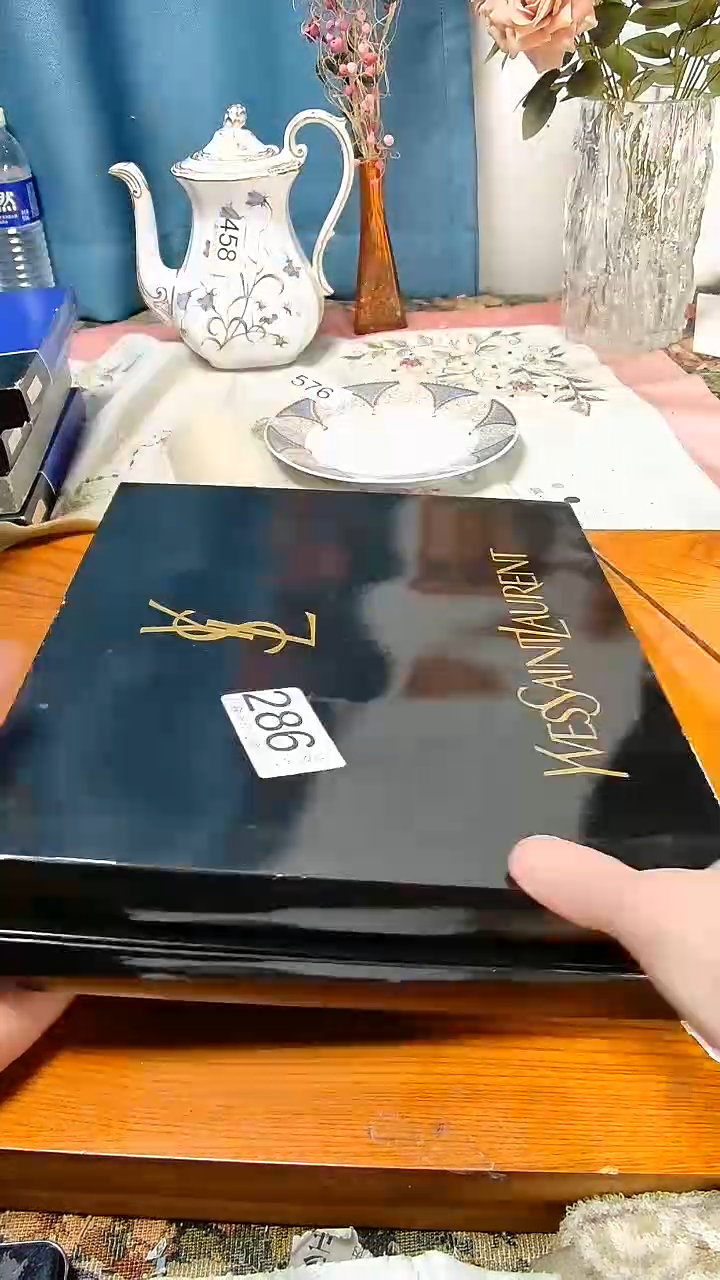 瓷器是**鸭小淼海外陶瓷工艺品